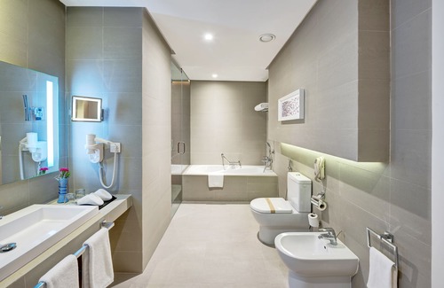 Al Majaz Hotel | Experience The Act Hotel Sharjah: 5-Star Comfort Awaits
