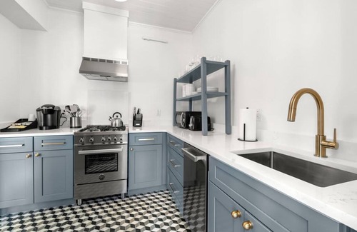 Hyde Park Apartment | The Adaline 5 by Brightwild Classy Hyde Park Apt
