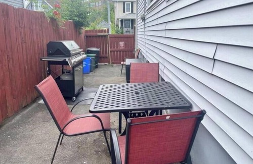Niagara Falls House | The Addisen ★ Clifton Hill 2 mins ★ 350Mbps ★ Games Room