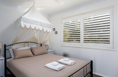 Vincentia House | Inviting The Address: Breathtaking Oceanfront Views Await