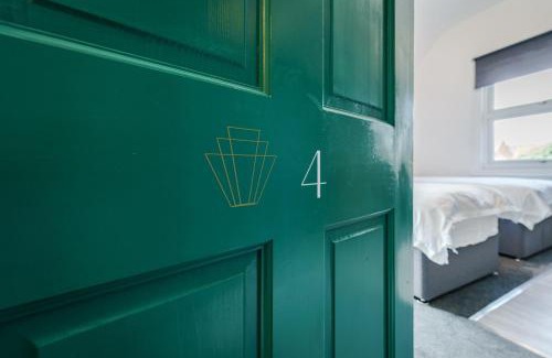 City Centre Apartment | Pet-Friendly Retreat at Emerald Stays UK - Rated 9/10