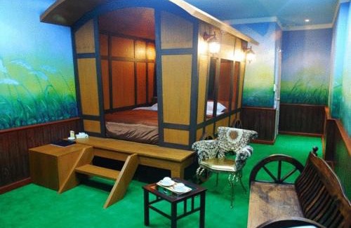 Nong Hoi Hotel | Budget-Friendly Stays at The Adventure Hotel with Breakfast