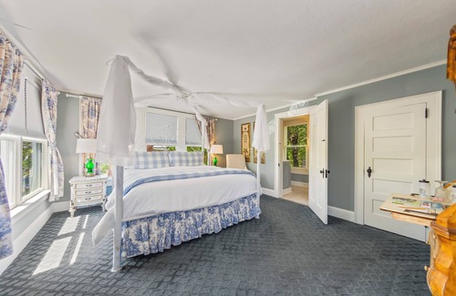 New Bern Bed & Breakfast | Guest Rated 9.8: The Aerie Bed and Breakfast Retreat