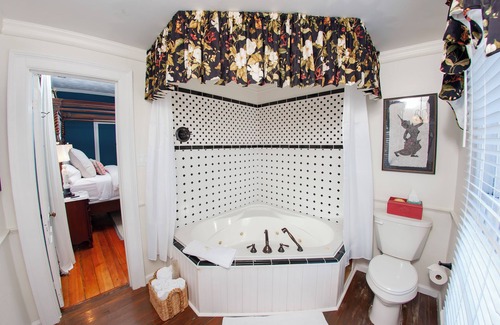 New Bern Bed & Breakfast | Guest Rated 9.8: The Aerie Bed and Breakfast Retreat