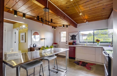 Mount Helix House | Agave House: Scenic Mountain Views with Inviting Pool