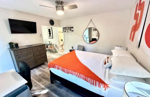 Central Fort Lauderdale House | Discover The Agustin Guesthouse: Men-Only Oasis with Pool