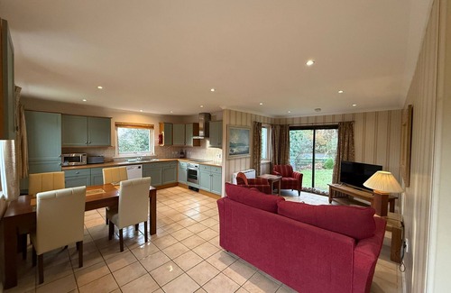 Port Appin Hotel | Experience The Airds Hotel & Restaurant with Ocean Views