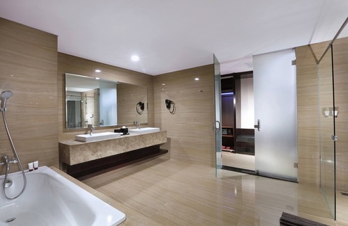 Colomadu Hotel | Discover The Alana Hotel & Convention Center - Solo by Aston
