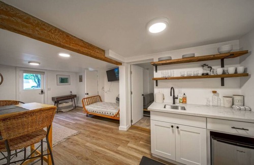 Alberta Condo | Alberta Escape: 2BR Retreat in Prime Location!