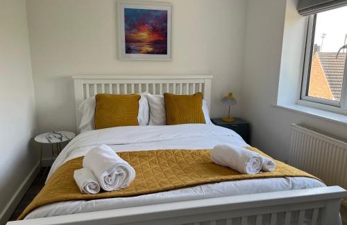 Ibstock Apartment | Family-Friendly Aldridge 2 Bedroom Apartment with Parking