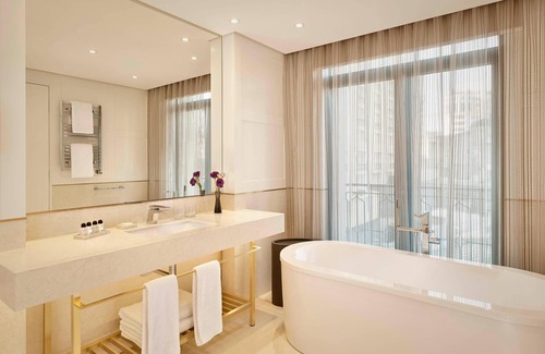 Kentron Hotel | Experience The Alexander: Yerevan's Top-Tier 5-Star Retreat
