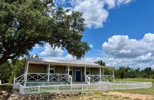 Dripping Springs Hotel | Discover The Alexander at Creek Road: Family-Friendly Retreat