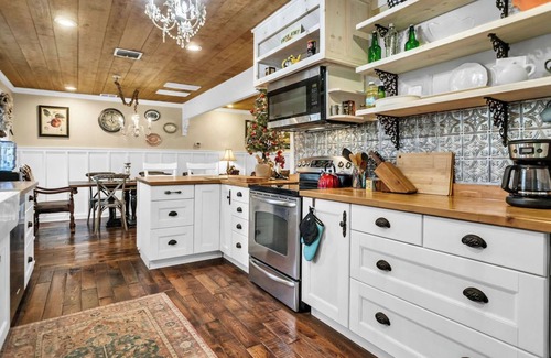 Dripping Springs Hotel | Experience The Alexander at Creek Road: Rated 9.4/10 Awaits