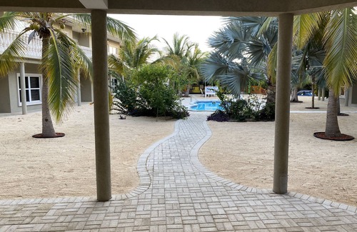 West End Apartment | Oceanfront Alexander Suites: Family-Friendly Queen Suite