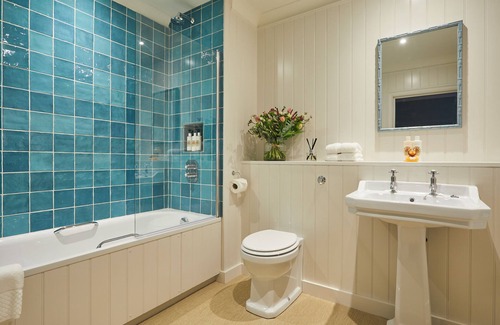 Alfriston Hotel | Deans Place Hotel: Family-Friendly Retreat with Pool & Spa