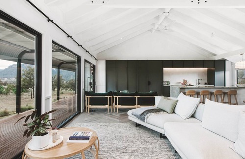 Glen Davis House | Discover The Alice Escape: Family-Friendly Getaway Awaits