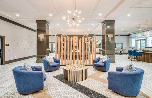 Houston Apartment | Aliyah Poolside Retreat with Ocean Views, Gym & Theater
