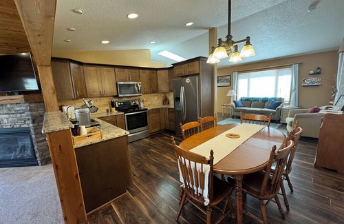 Faribault House | The All Inn: Beautiful 3-bedroom home 1 minute from Shattuck-St. Mary's School!