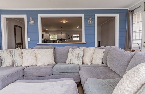Chickamauga Lake House | Discover The All Seasons Resort with Pool & Hot Tub Oasis