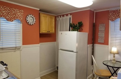 Ocean Grove Apartment | Cozy Allenhurst Beach Apartment #3 with Kitchen & Pet Access
