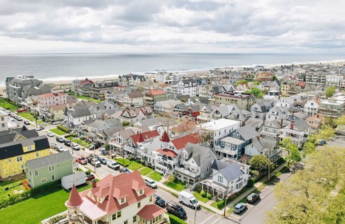 Ocean Grove Apartment | Cozy Allenhurst Beach Apartment #3 with Kitchen & Pet Access