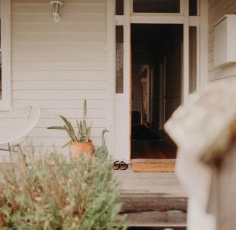Albany House | Delightful Allotment Albany Cottage with Ocean Views
