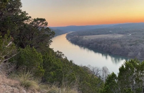 Lakeland Park House | The Aloha Cowboy - Private Home Near Lake Austin Spa