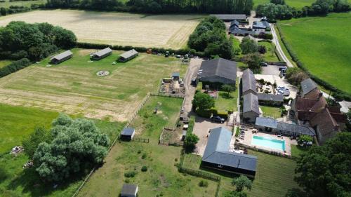 Olney House | Pet-Friendly Haven at The Alpaca - Rated 9/10 by Guests