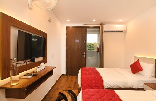 DLF Phase 3 Hotel | Unmatched Stays at The Altruist Business in DLF Phase 3