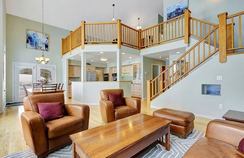 Alyeska House | Unforgettable Alyeska View: Hot Tub at Base of Mountain!
