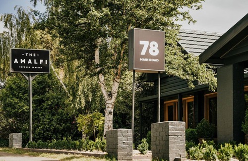 Hepburn Springs House | Modern Comfort at The Amalfi Minimalist Room 703