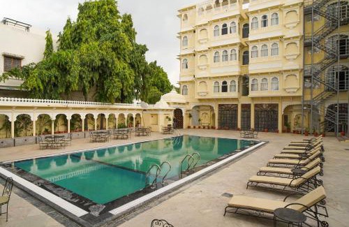 Udaipur Resort | Experience The Amar Mahal: 4-Star Comfort & Pet-Friendly Perks