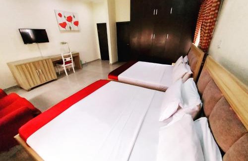 Ikoyi Hotel | Pet-Friendly Ambassadors Hotel with Pool & Spa Amenities