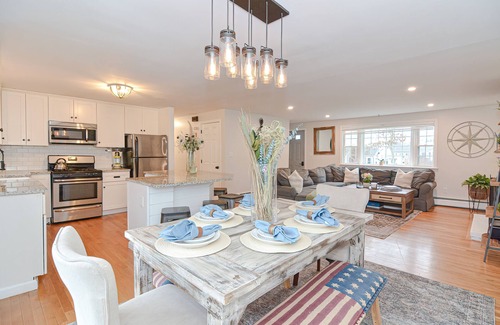 West Dennis House | Cozy Oceanfront Retreat in Dennis, MA - Guest Rated 9.8