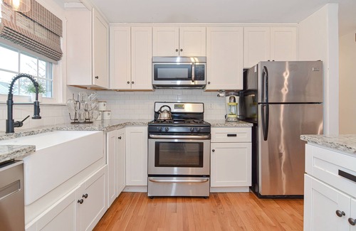 West Dennis House | Cozy Oceanfront Retreat in Dennis, MA - Guest Rated 9.8