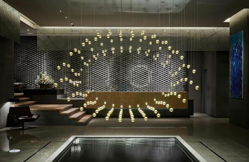 Lingya District Hotel | Experience Elegance at Silks Club with Oceanfront Views