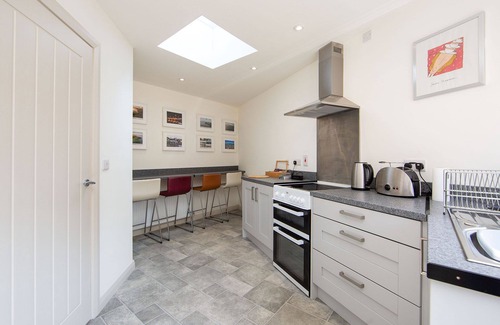 Ardglass Apartment | Family-Friendly Anchor Apartments 2B with Top Ratings