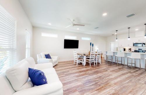 Dauphin Island House | Unforgettable Stays at The Anchor Holds – Pet & Child Friendly