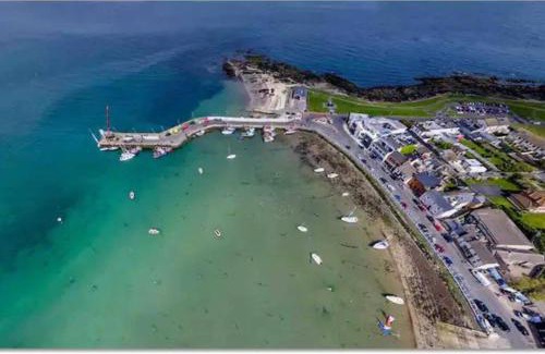 Skerries Apartment | Cozy Stay at The Anchor: Pet and Child Friendly Retreat