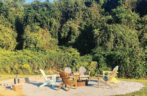 Trappe House | Experience The Anchorage B&B: Oceanfront Bliss Awaits