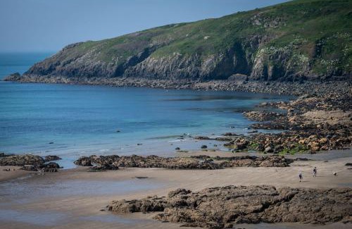 Cylch-Y-Garn House | Discover The Anchorage: Your Ideal Getaway Awaits