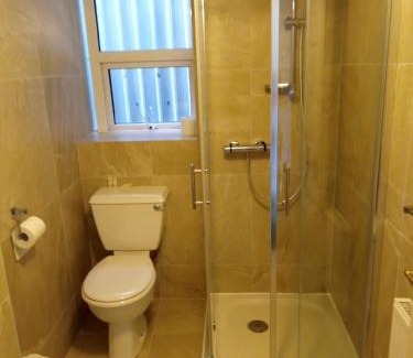Waterford House | Inviting Anchorage Guest House: Family-Friendly with Hot Tub