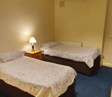 Waterford House | Inviting Anchorage Guest House: Family-Friendly with Hot Tub