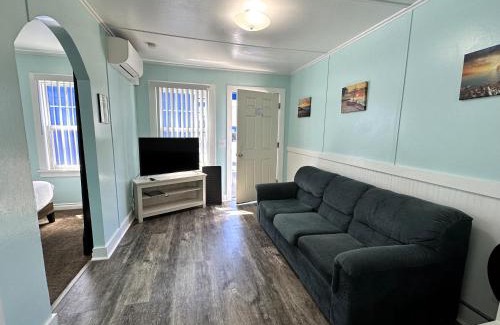 Pacific City Hotel | Pet-Friendly Retreat at The Anchorage Motel - 8.5/10 Rating