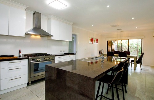 Yarrawonga House | Perfect Stay at The Anchorage by Lake Mulwala Trails