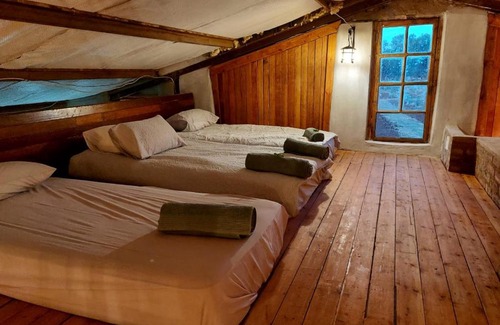 Potchefstroom Apartment | Experience The Ancient Copper Shed: Pet-Friendly Retreat