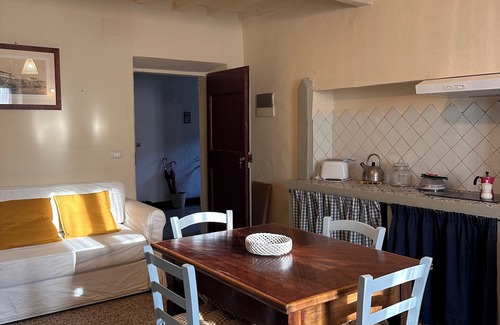 Londa Apartment | The ancient stop at the lake