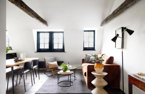 Angel Apartment | Charming Loft Apartment Near Angel Tube Station - 4 Star