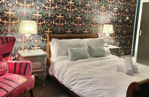 Bromley South Bed & Breakfast | Discover The Angel of Bow: Family-Friendly and Cozy Stays