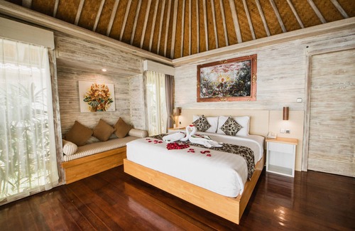 Penida Island Bed & Breakfast | Experience The Angkal Resort: Family-Friendly with Pool & Dining